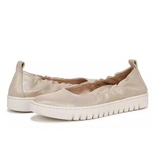 Vionic Uptown Leather Ballet Flat  Round Toe Slip On in Soft Gold Size 8